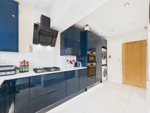 Kitchen- click for photo gallery
